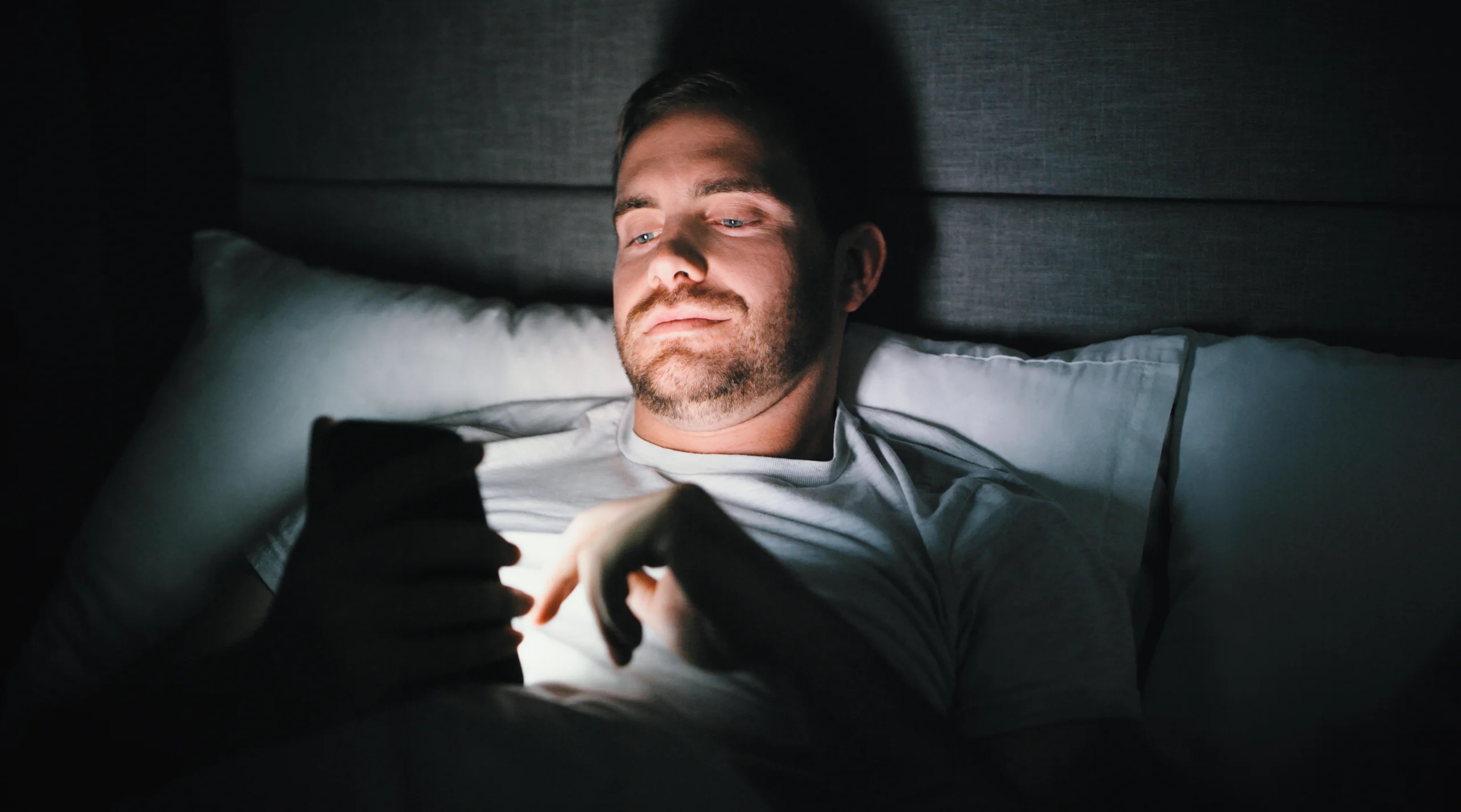 Why Doomscrolling Can Make Cravings Stronger