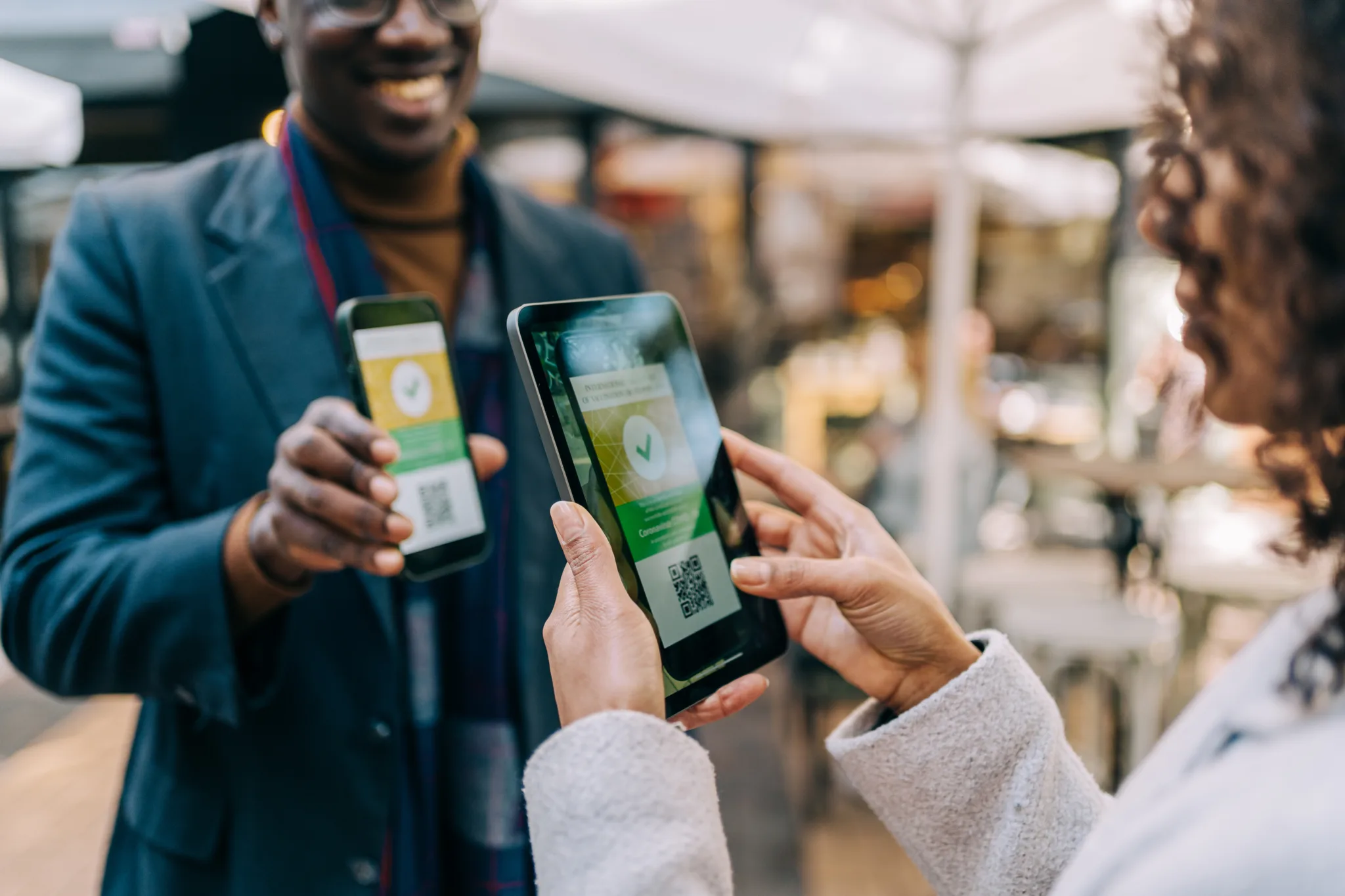 two people rating each other on apps